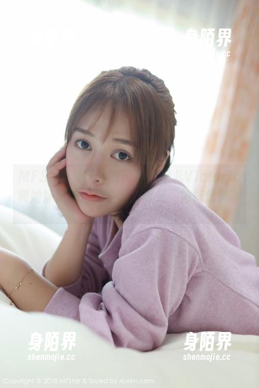 MFStar模范学院-果儿Victoria MFStar模范学院 - 看!果儿Victoria和她妹妹的私拍合集,真是“姐妹情深”。