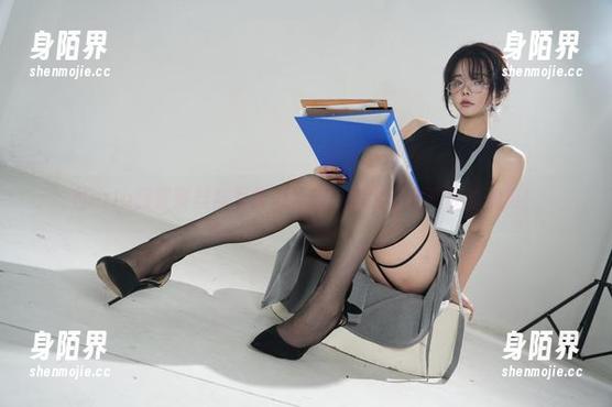 NinJa阿寨寨丝袜写真再更新，完全不忍直视的优雅！