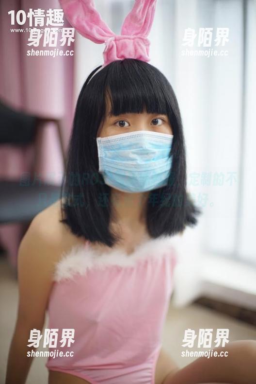 图片展示的ROSI嫩学妹制服，定制的不只是款式，还有那个年纪的美好。