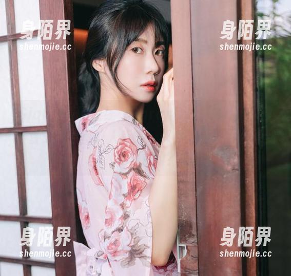 Sia(시아)的在线‘Paranhosu’来了，甜蜜夏天的原图让人直呼：那件衣服是怎么做到不粘人的？