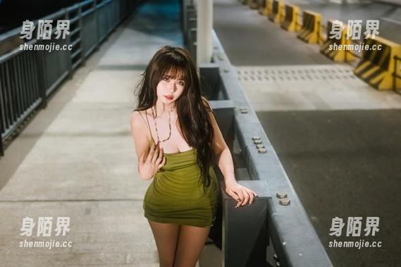 看了Tina很妖孽呀的职业装，小心你会误以为自己在看职场剧合集，下载风险自负！