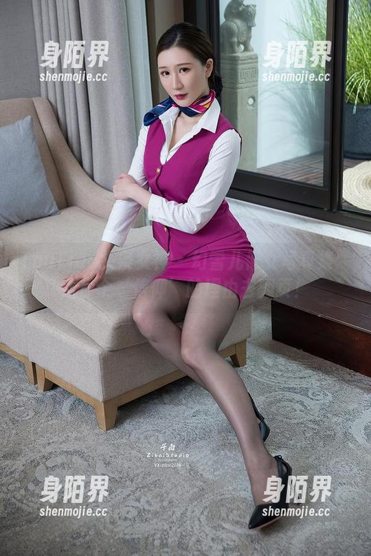TouTiao头条女神-幻雪儿 TouTiao头条女神 - 幻雪儿修女写真集:给你个‘信仰’的理由去翻页!