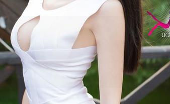 UGirls尤果网 – 萌琪琪在这里，无圣光把御姐的气息释放到极致，快来套图一探究竟！