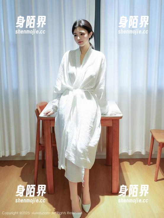 Xiuren秀人网 - Kikibaby呈现的粉色图集，满满的糖果风味，吃不够了！