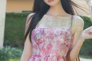 Xiuren秀人网 – 穿上连衣裙的MODEL伊若，私拍下闪烁的光圈与影子