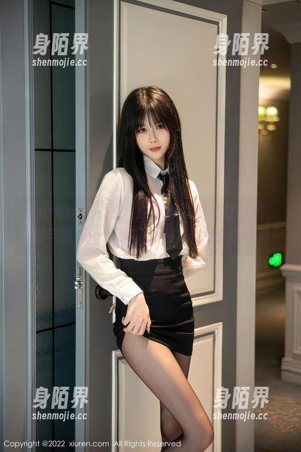 Xiuren秀人网 - 直击心灵的灰丝写真，身材与萌点一起跳舞，Milk大萌请负责！