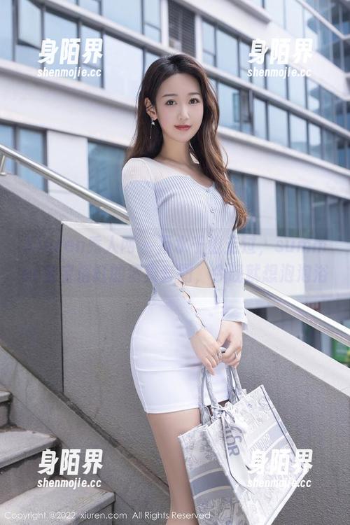 Xiuren秀人网 - 万水千山走过，summer宝宝浴缸的清爽套图，今晚就想泡泡浴