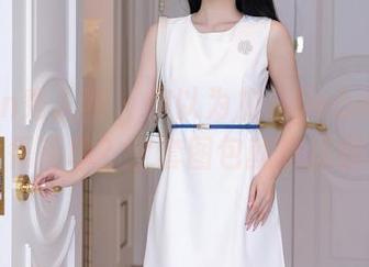 Xiuren秀人网 – 你以为加朵babe的‘妹妹’会很简单？全套图包就是逗你玩的！