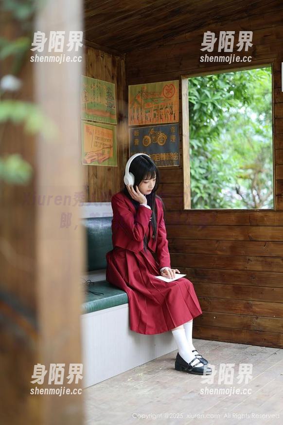 Xiuren秀人网 - 当悠悠YOYO化身兔女郎，美图比兔耳朵还可爱！