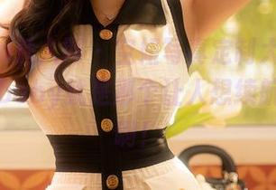 Xiuren秀人网 – 空姐写真定制大特辑，柒喜小baby就是那个让人想续航的女神啊！