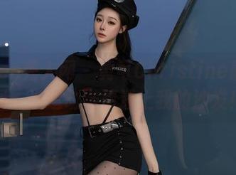 Xiuren秀人网 – 黄可Christine最新套图：当运动激情遇上我的沙发！