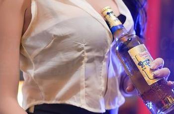 YouMi尤蜜荟 – 吊带无所不能，Carol周妍希全套原图强化了我对夏天的执念。