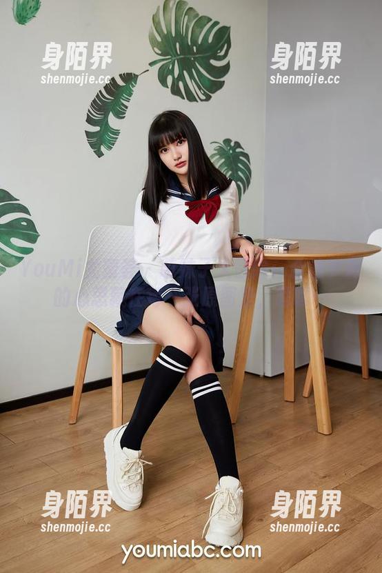 YouMi尤蜜荟 - 萌妹子大冒险：合法萝莉的心思藏在每一张原图里，嘿嘿…