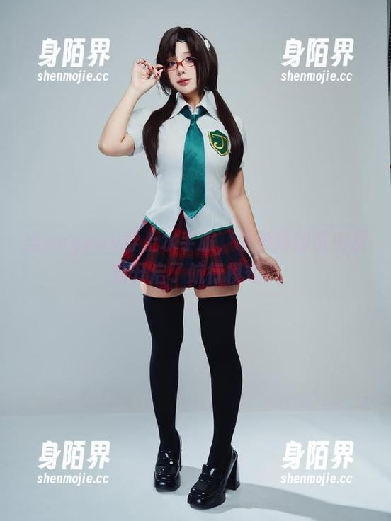 当puypuy穿上水手服，摄影师的镜头提前开启了航行模式。