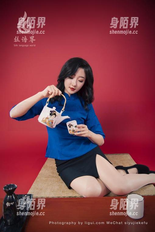 丽柜 - 在海边的Amily，完美美图分享也有微湿的头发！