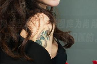 丽柜 – 肉丝登场，高清图库为肖肖的每一寸身材致敬，可真够细腻的。
