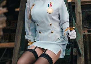 黑猫妹妹虽是定制图片的主角，但兔玩映画的花田里…背景才是我心心念念的啊！