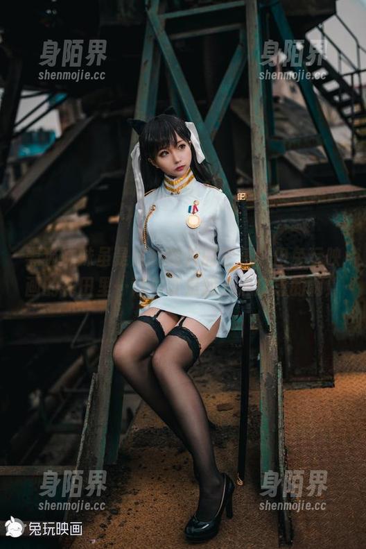 黑猫妹妹虽是定制图片的主角，但兔玩映画的花田里…背景才是我心心念念的啊！