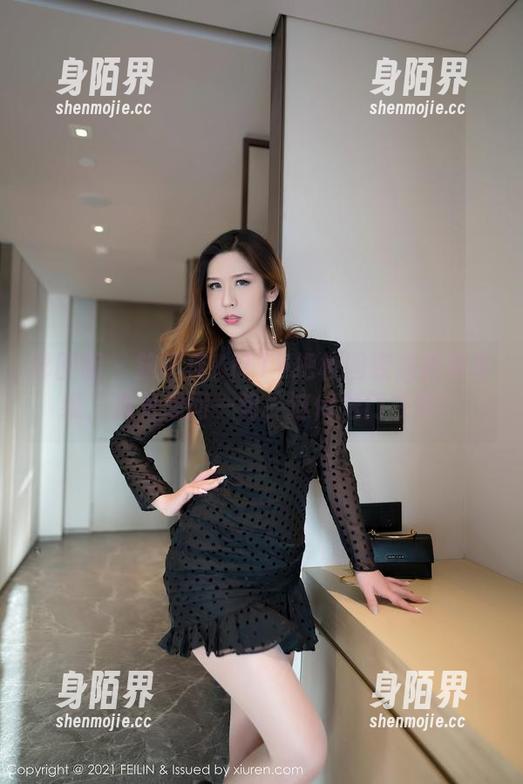 嗲囡囡 - 施忆佳KITTY把校园变成高清壁纸，我只想问一句，这传送门在哪？