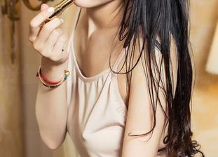头条女神 – 在线捕获文雪比基尼，那条沙滩裙子好像在说：“我来浪了，你们自便！”