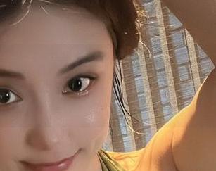 微密圈 – 奶雯的九月系列：高清资源，只要你敢拍，就敢给你意外！