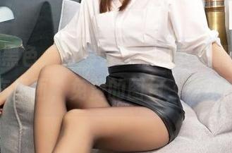 深邃的黑色，有那么一点小女巫露娜的气息在里面，免费的图包，看不腻。