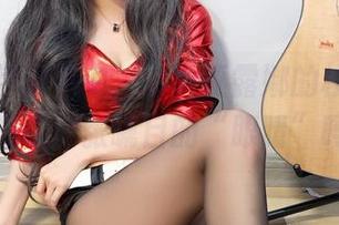 免费图包供养中，小女巫露娜的校园生活还是你那张瞩目的“眼睛”吗？