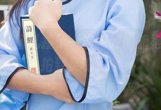 尤果网 – 蜜儿撞了一条精致的旗袍，写真拍到灵魂了都