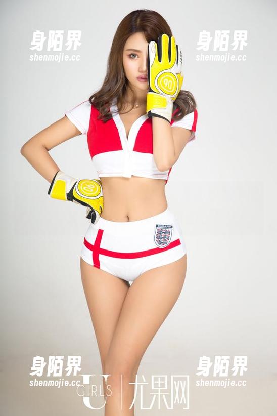 尤果网 - 女孩儿翻动书页，颜亦汐私房图集里默默上演的脑可跟。