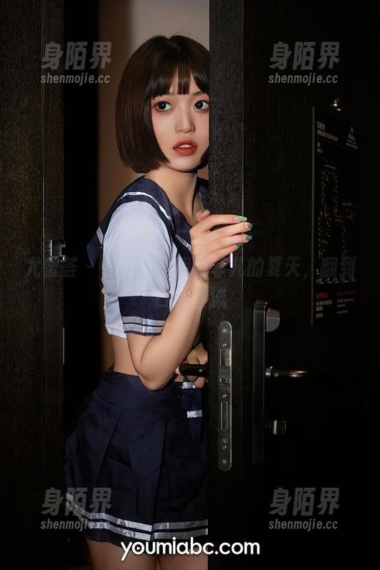 尤蜜荟 - 在图库里翻看菲儿的夏天，翻到口水直流