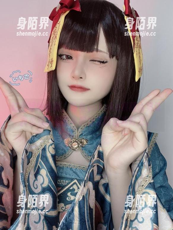 这黑绿的色调，屿鱼yukako原图合集让我想起了那些年和好友的嬉戏时光。