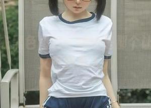 幼水铃衣黑色图包：她还是那个让你又爱又恨的美人儿