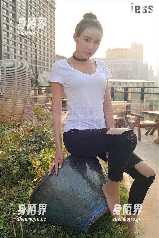 异思趣向-小六 异思趣向 - 小六的写真集:在书本世界里游荡的邻家少女,精选透漏闪现的心思。