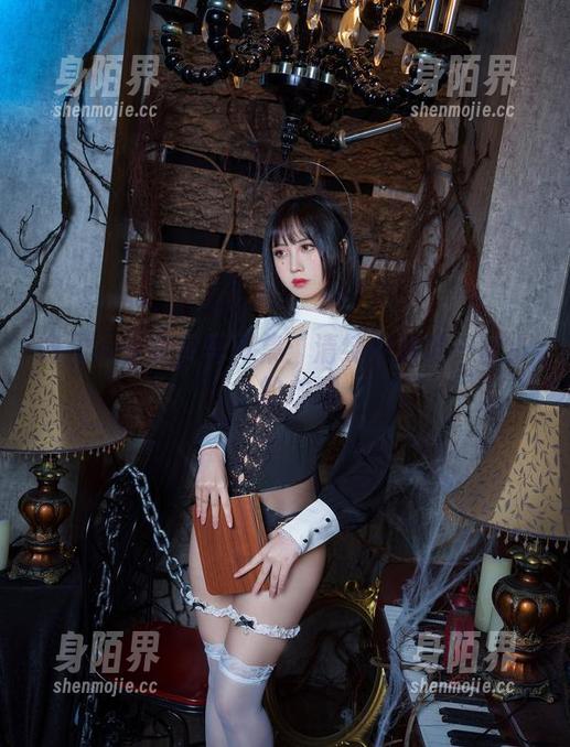 念雪ww修女写真集：清纯中透着一丝小小的放肆