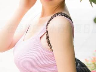 推女神 – 在线捉拿艾小青的夏日魔力写真！