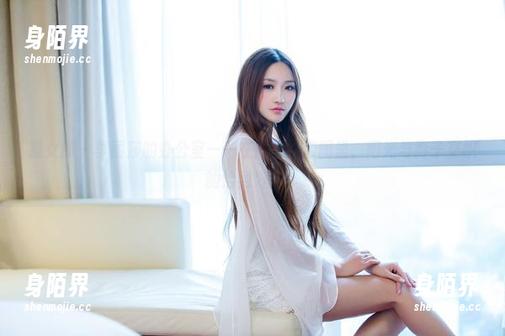 推女郎 - 李丽莎的办公室——在高清的套图里，阳光与影子交织的恰到好处。