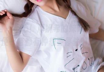 果团网 – 小心！周妍希的妹妹写真套图，随便一瞥都有种想要停驻的冲动。