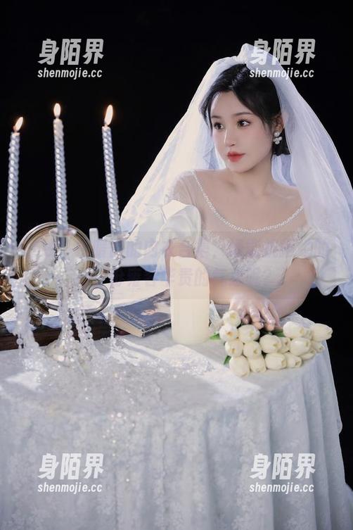 在线，桃暖酱的内衣合集，谁能抗拒她的那一份雍容华贵的气息呢？