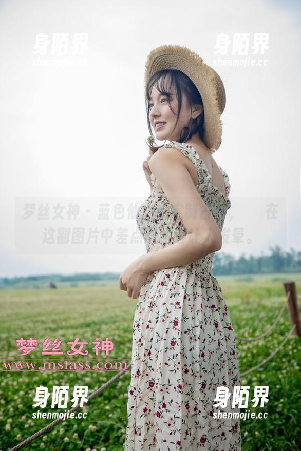 梦丝女神 - 蓝色仙女的定制古装，玥玥在这副图片中差点耀眼得让人发晕。