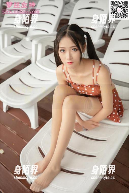 梦丝女神 - 每次看到花月舞的肉丝高清壁纸，心里默念“太好看了”！