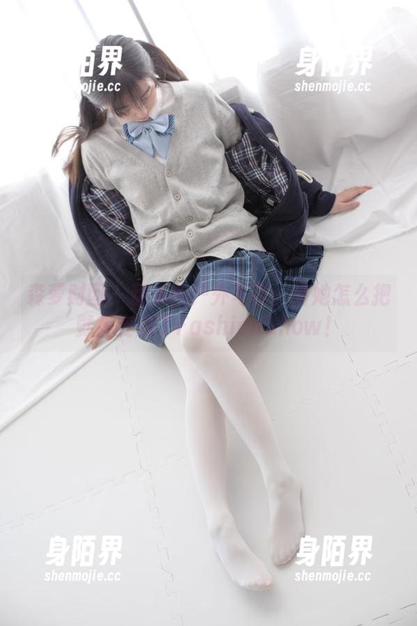 森萝财团 - 甜米的户外写真：看她怎么把野餐变成了FashionShow！