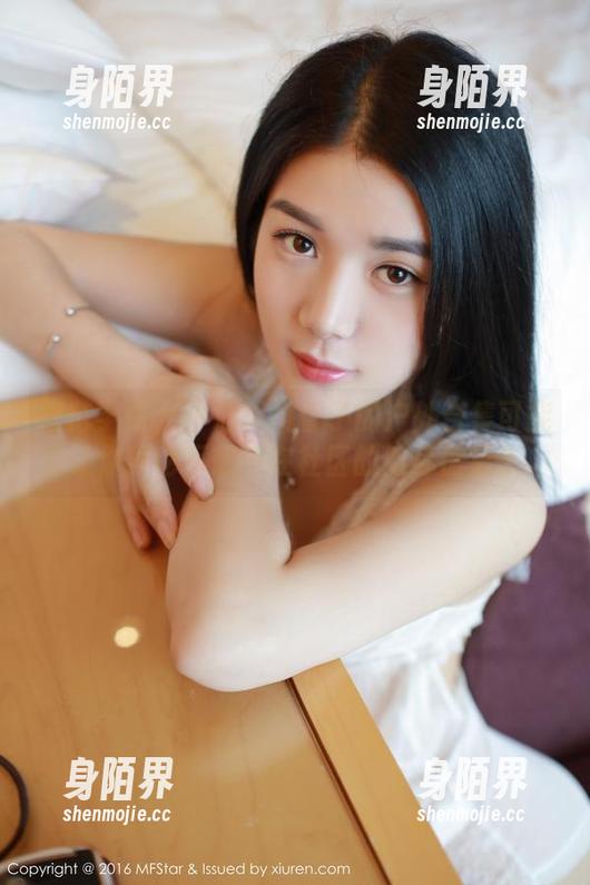 模范学院 - 小心！桃香子的户外合集可能会让你再也不想待在社区的健身房里了。