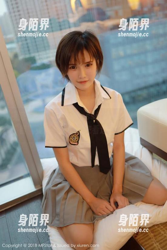 模范学院 - 蒋小静Jessica：眼镜变身，“智”美图合集，快来看这个才女范儿！