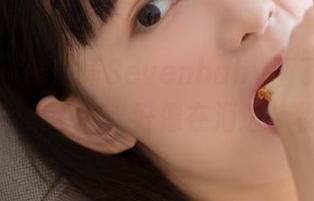 波萝社 – 柳侑绮Sevenbaby画了个夏天：图集中的“好像在海边”妆容