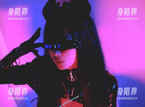 这张镂空照片，清颜真德秀偏偏要攻陷你的眼球