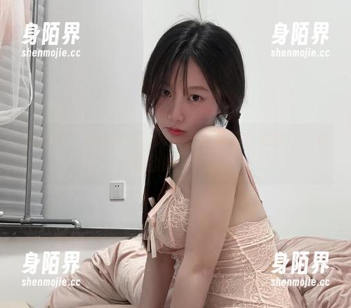 微密圈 - 美图开启，火龙果羊将纯白变成了一种身体的诗意徘徊。