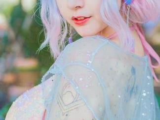 从未想过，猫九酱的写真体能让我无意间联想到海里游泳的水草——碧蓝誓约，你信吗？