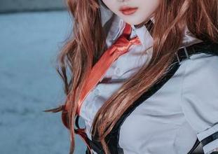 白莉爱吃巧克力的自拍：原图和写真之间的迷惑，真玩得不赖。