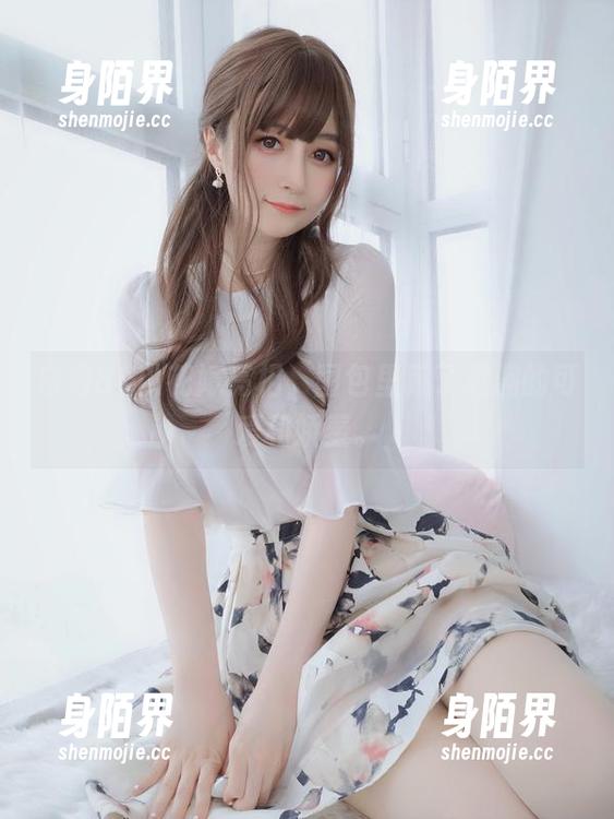 白银81以花嫁亮相，图包里藏了满满的可爱和娇羞。