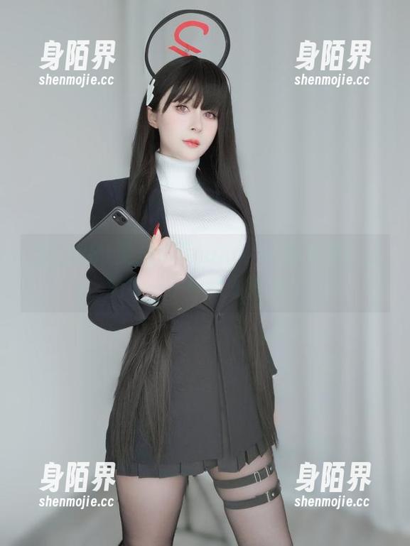 当白银81变成Shinano，画面太美让我脑补一千种接龙游戏！